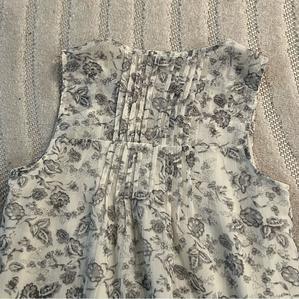 Lucky Brand Floral Boho Black and White Sleeveless V-Neck Blouse - XS - Picture 3 of 8